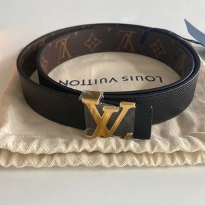 BRAND NEW Louis Vuitton 30 MM LV reversible belt